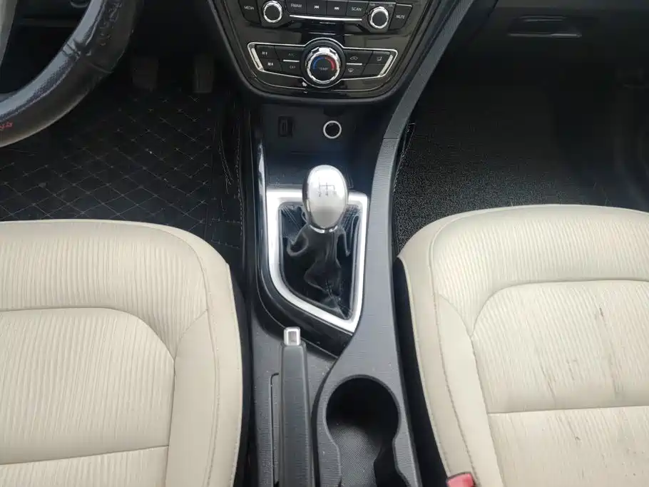 Changan Yuexiang V7 2018 2016 1.6L Manual Fun Version China IV