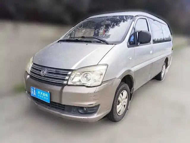 Dongfeng Fengxing Lingzhi 2015 M5 Q7 2.0L 7-seater Long Wheelbase Comfort — фото 1