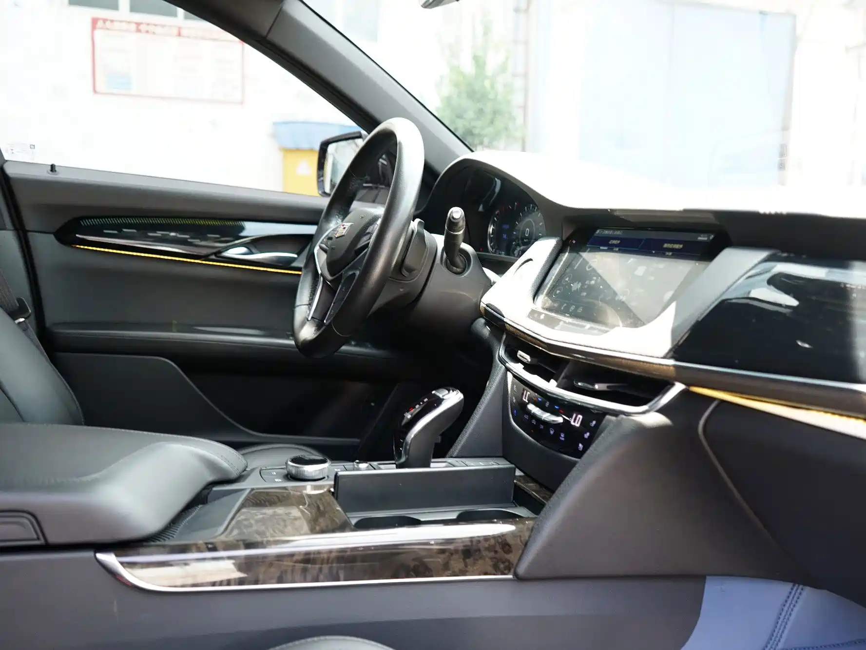 Фото 11 - Cadillac CT6