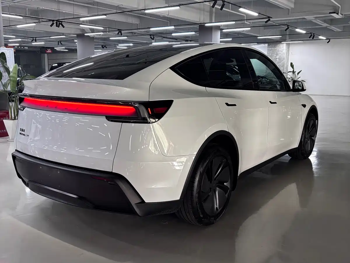 Tesla Model Y 2026 2026 Long Range All-Wheel Drive
