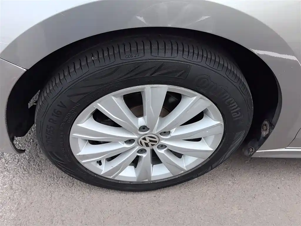 Volkswagen Sagitar 2014 1.6L Manual Comfort фото 29