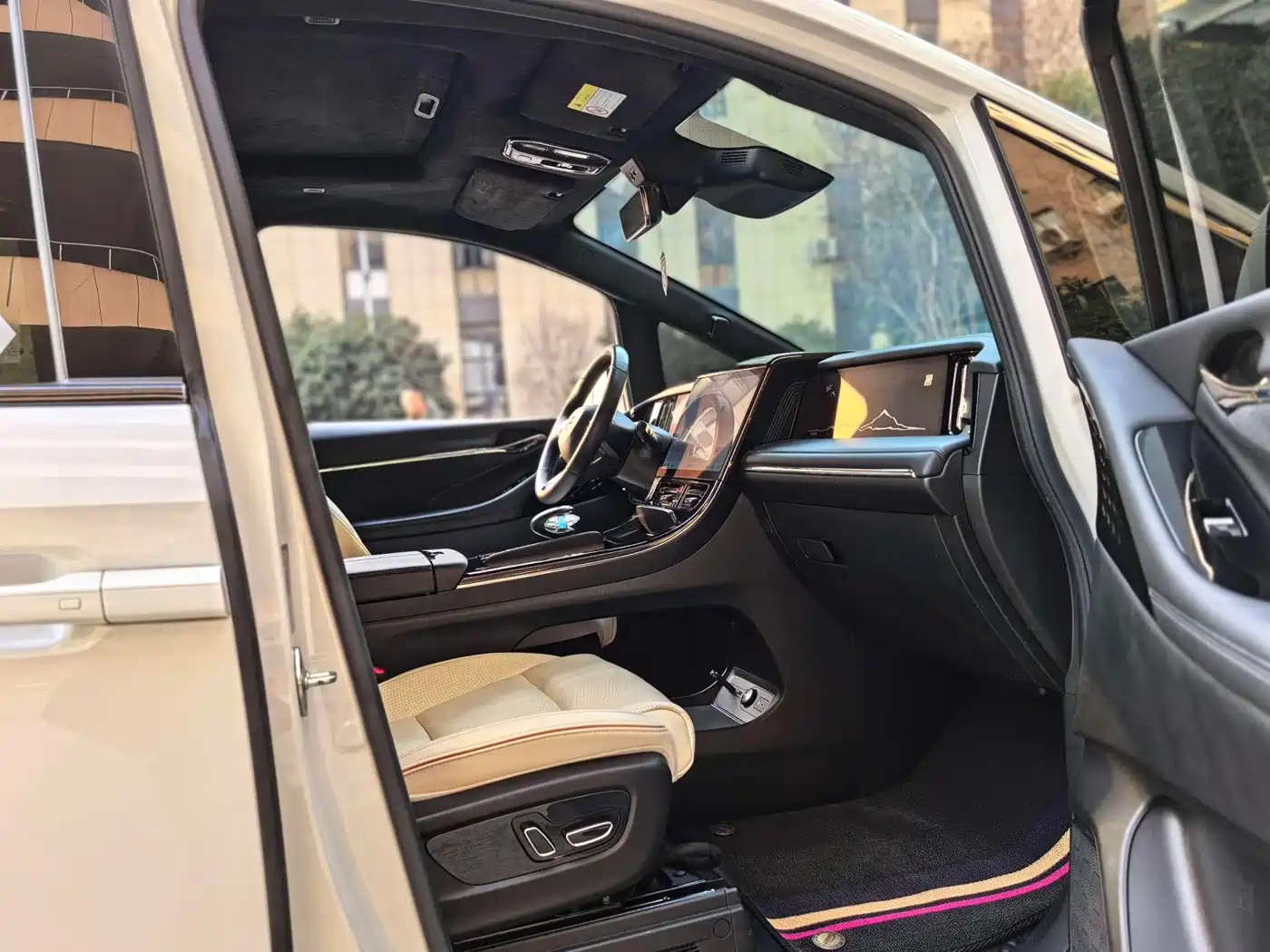 GAC Trumpchi Trumpchi M8 2023 Master Series 390T Flagship Edition фото 9