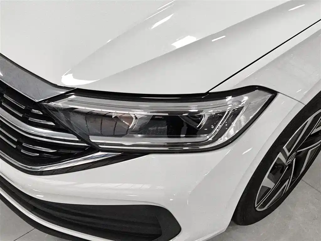 Volkswagen Sagitar 2025 300TSI DSG Flying Leap Edition фото 15