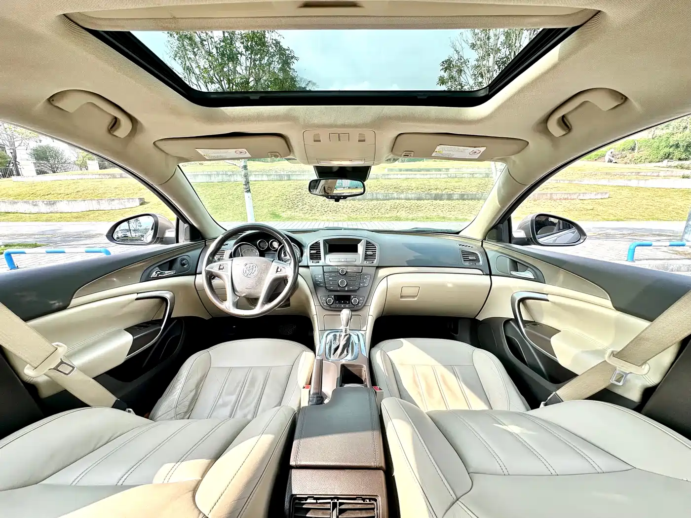 Buick Regal 2010 2.0L Expo Edition фото 36