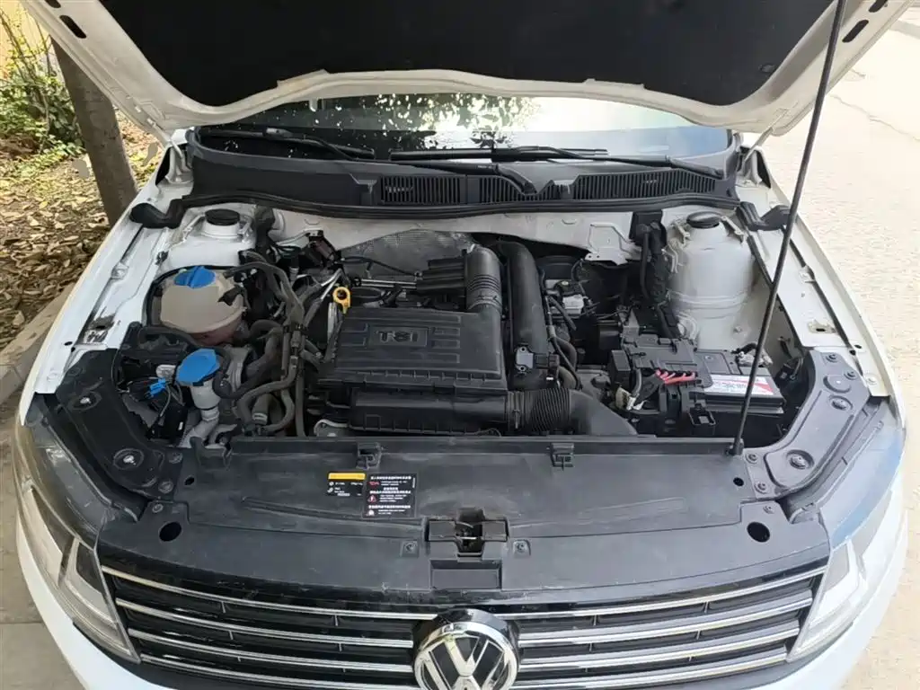 Volkswagen Lavida 2015 230TSI DSG Comfort Edition фото 20