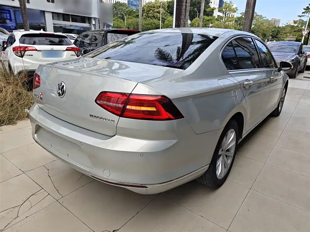 Volkswagen Magotan 2017 330TSI DSG Leading фото 7