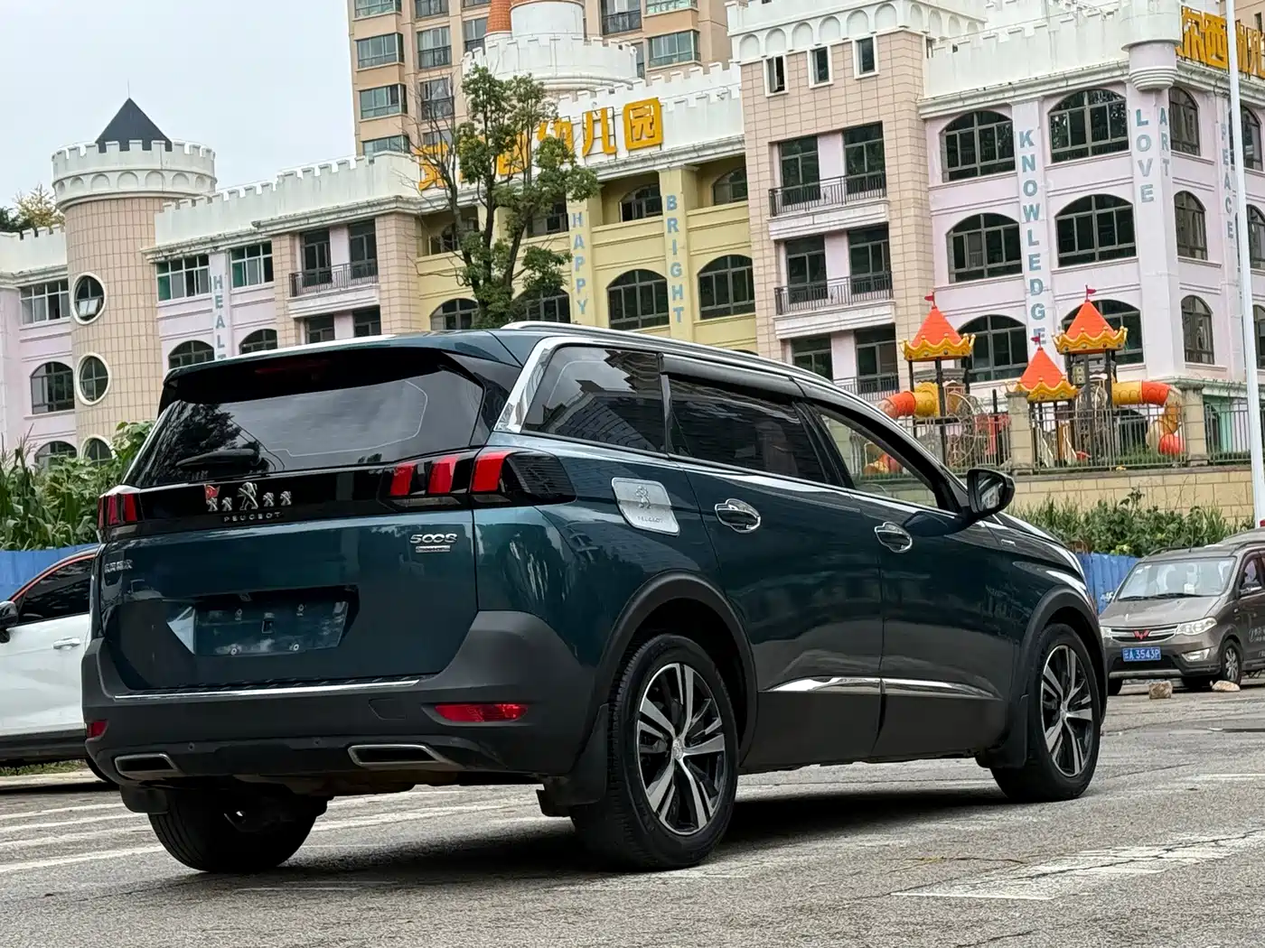 Peugeot 5008 2018 2017 380THP 5-Seat Elite Edition