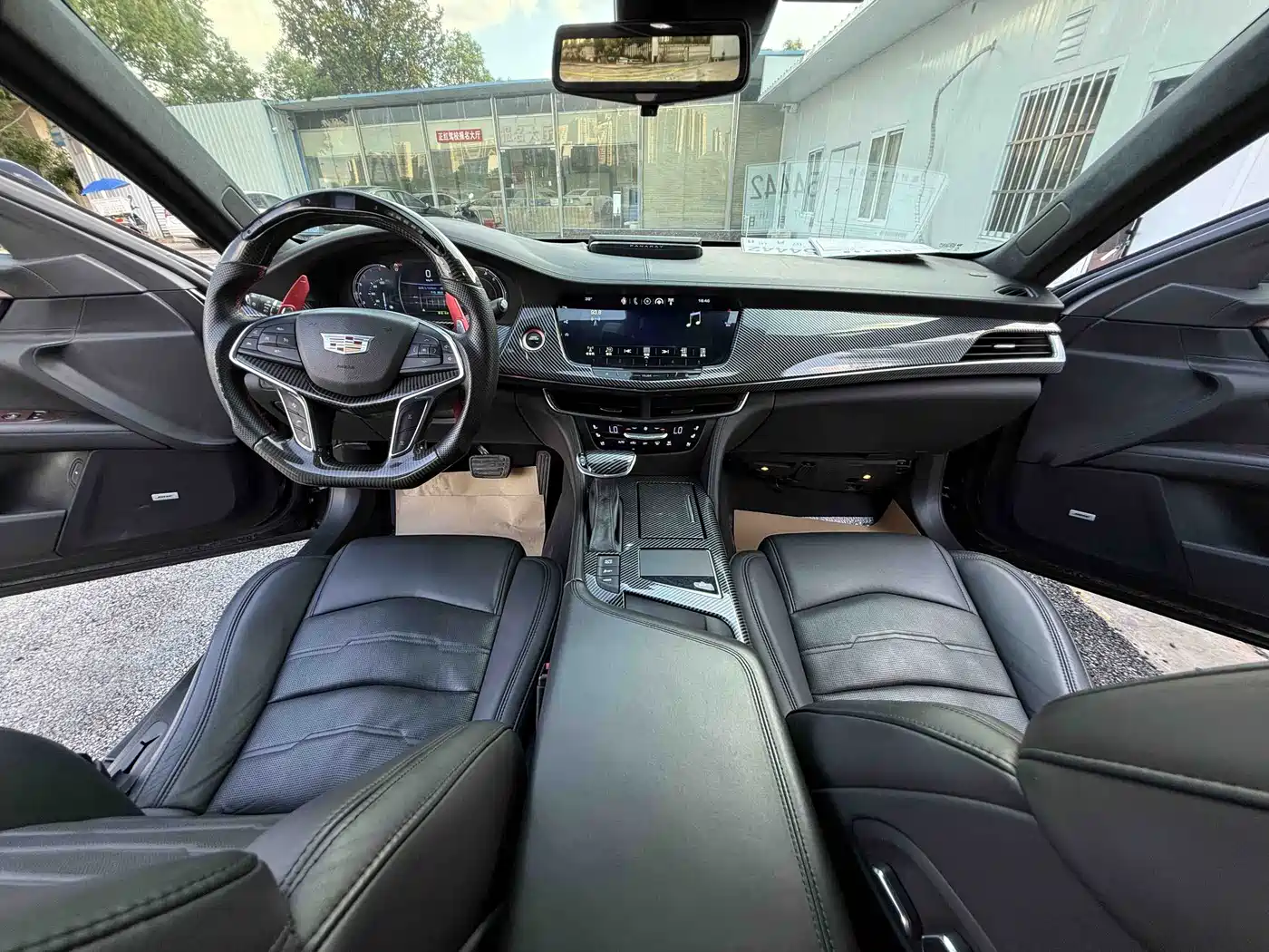 Фото 17 - Cadillac CT6