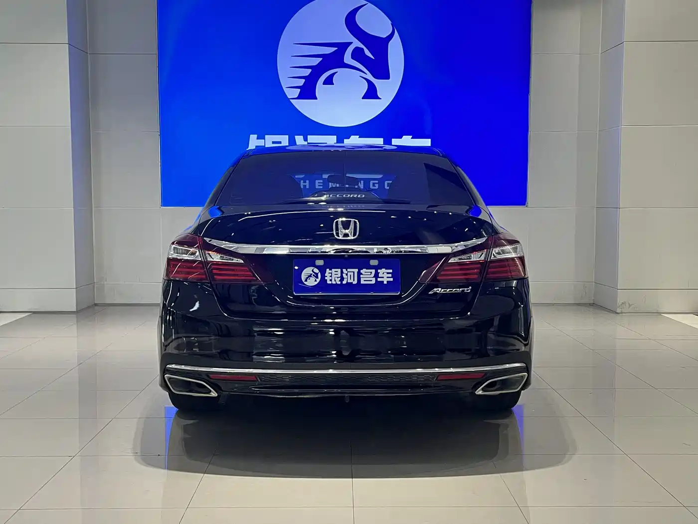 Фото 14 - Honda Accord