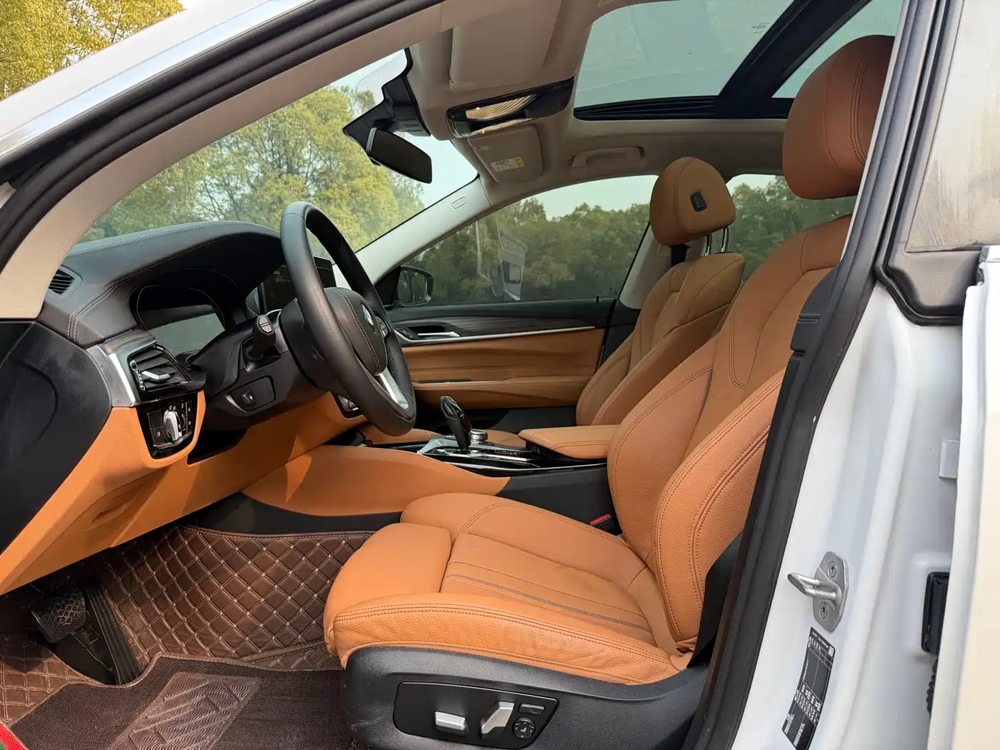 BMW 6 Series GT 2022 Model 630i Luxury Design Package фото 3