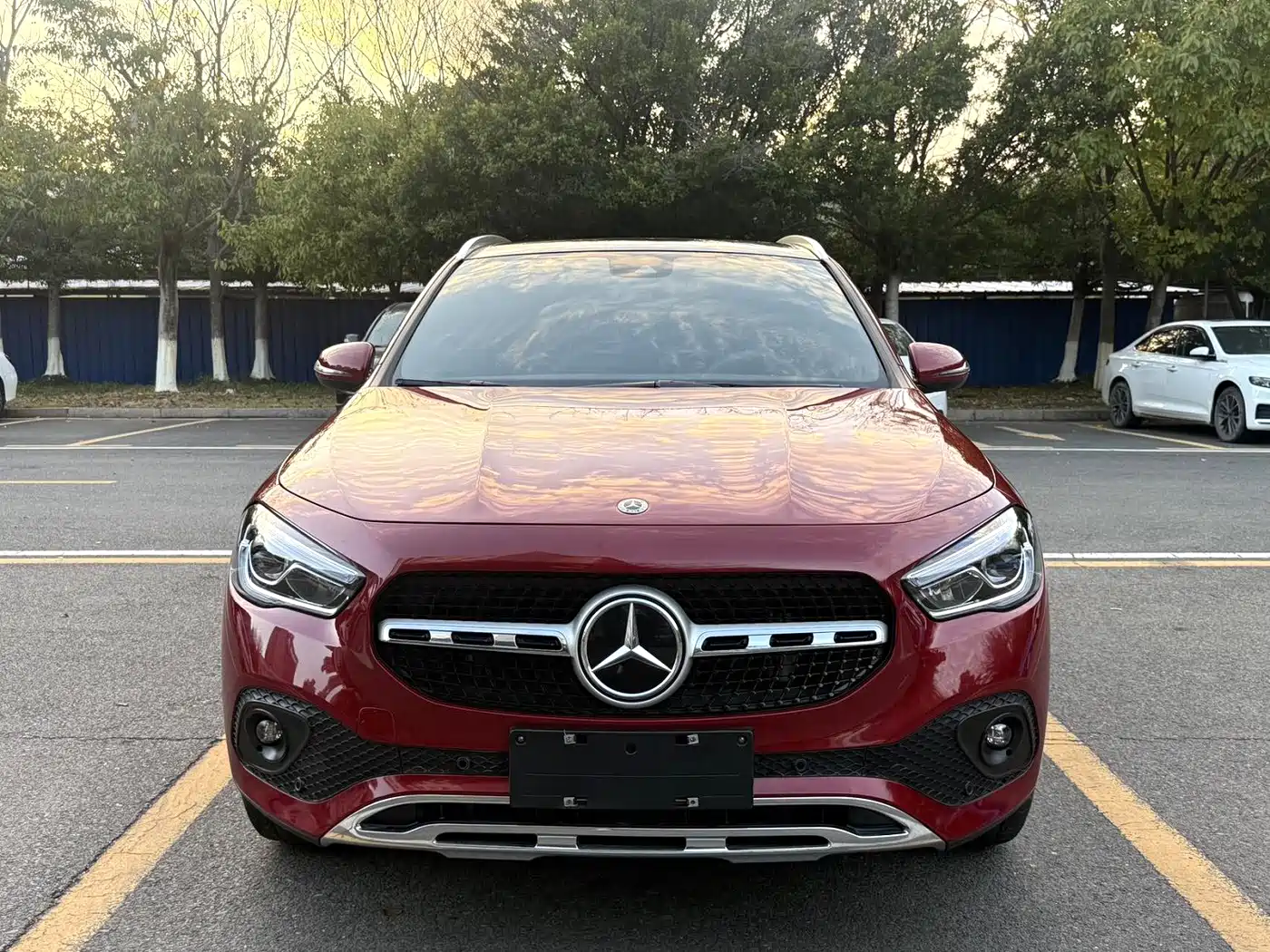 MERCEDES-BENZ GLA