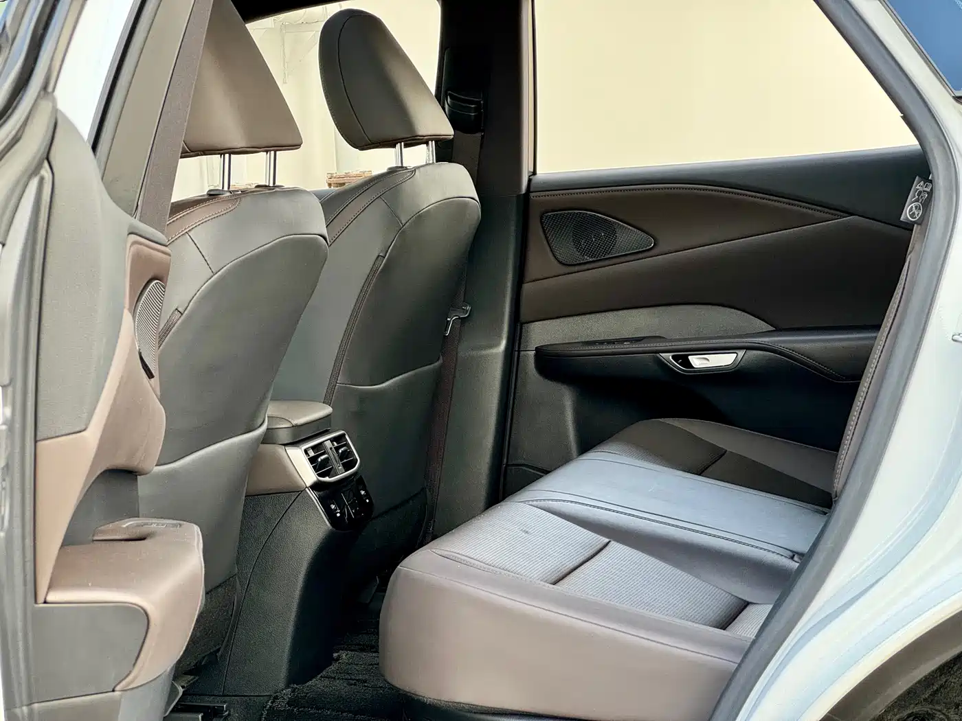 Lexus RX 2023 350h 4WD Pure Edition фото 7
