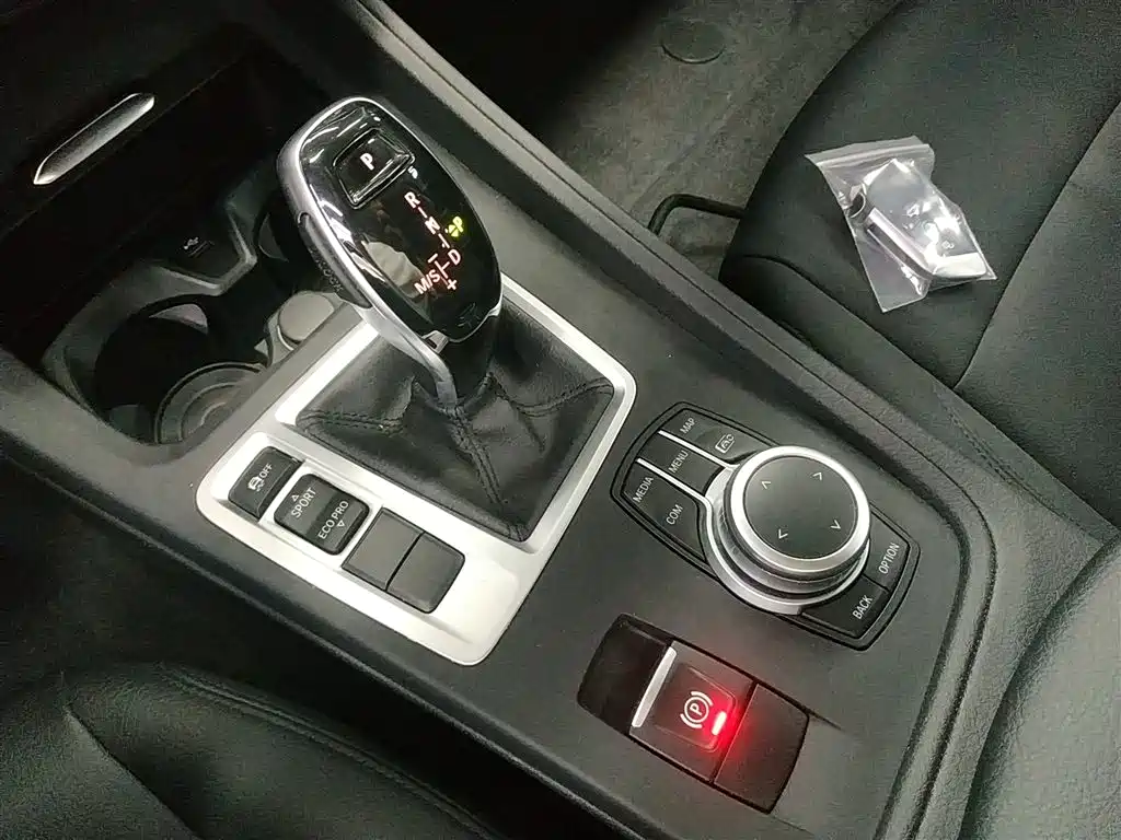 BMW 1 Series 2022 120i M Sport фото 14