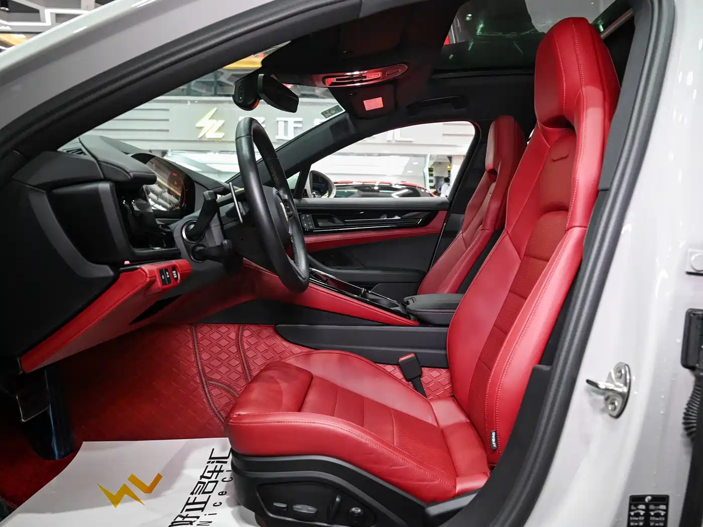Porsche Panamera 2024 Panamera 4 Executive Long Wheelbase 2.9T фото 6