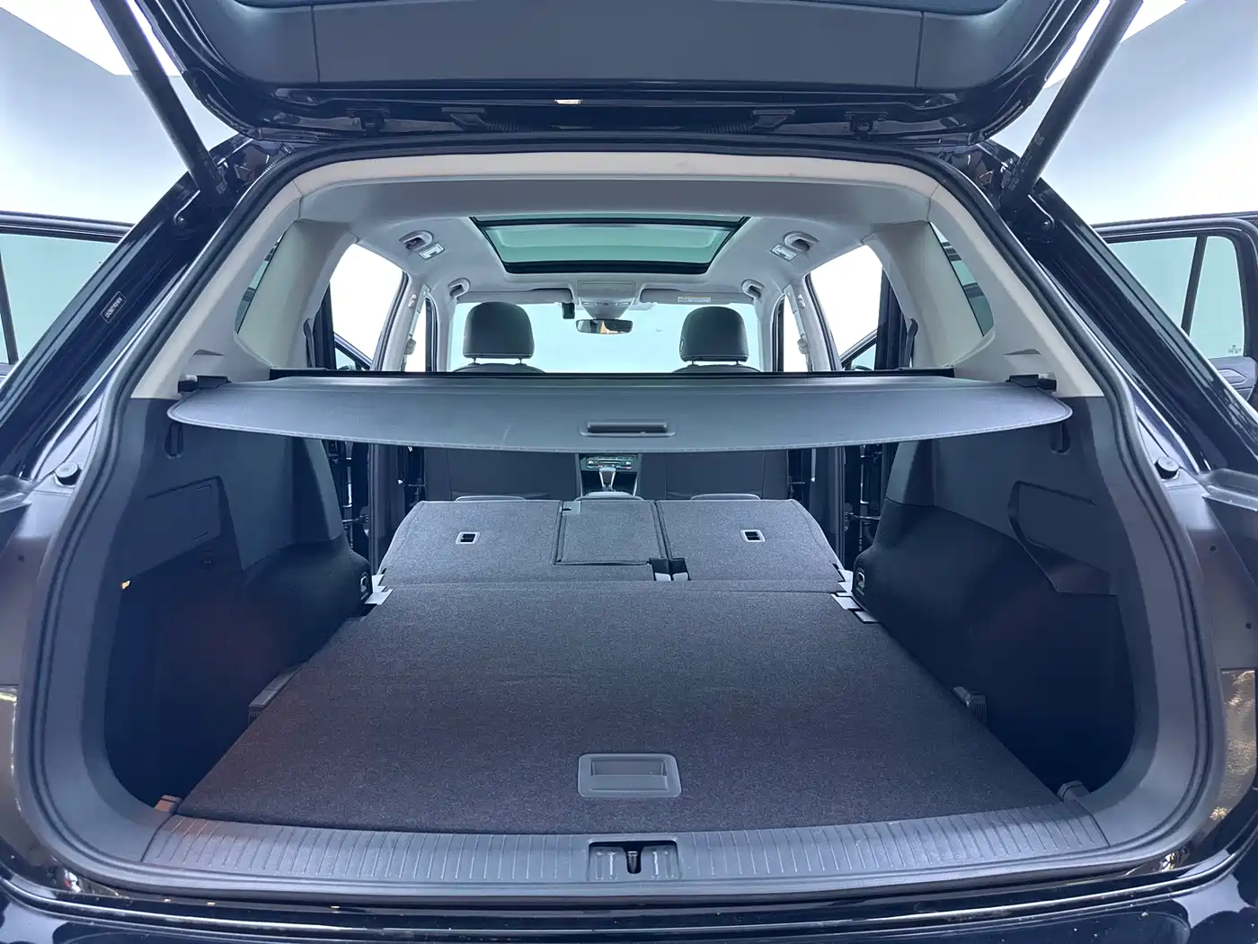 Volkswagen Tiguan L 2023 330TSI Auto 2WD R-Line Premium Edition фото 27