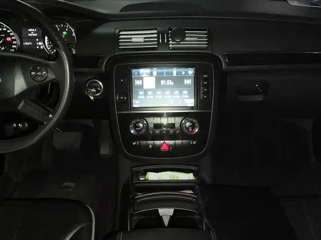 Mercedes-Benz R-Class 2017 R 320 4MATIC Business Collector's Edition фото 6