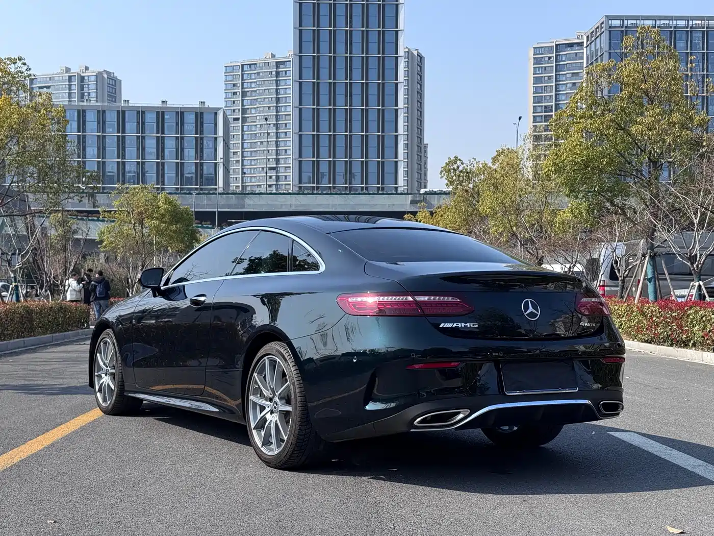 MERCEDES-BENZ E CLASS