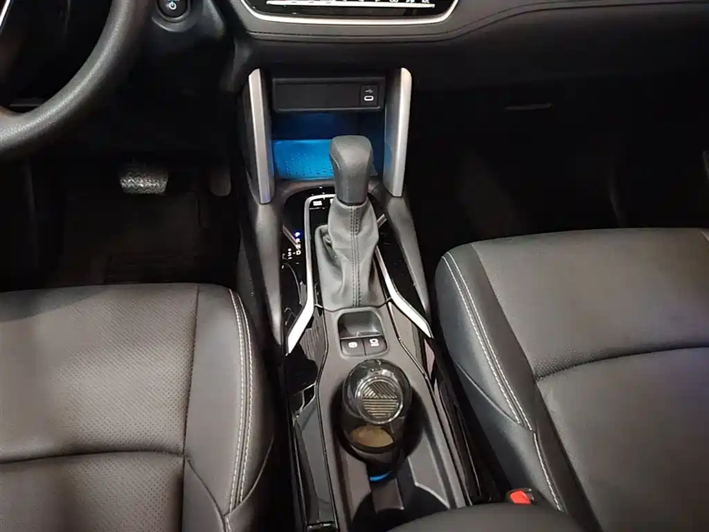 Toyota Frontlander 2024 2.0L Smart Hybrid Dual Engine Luxury Edition фото 14