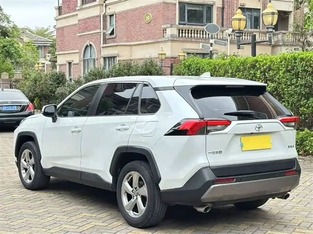 Toyota RAV4 Rongfang 2022 2.0L CVT 2WD Trend Plus Edition фото 6