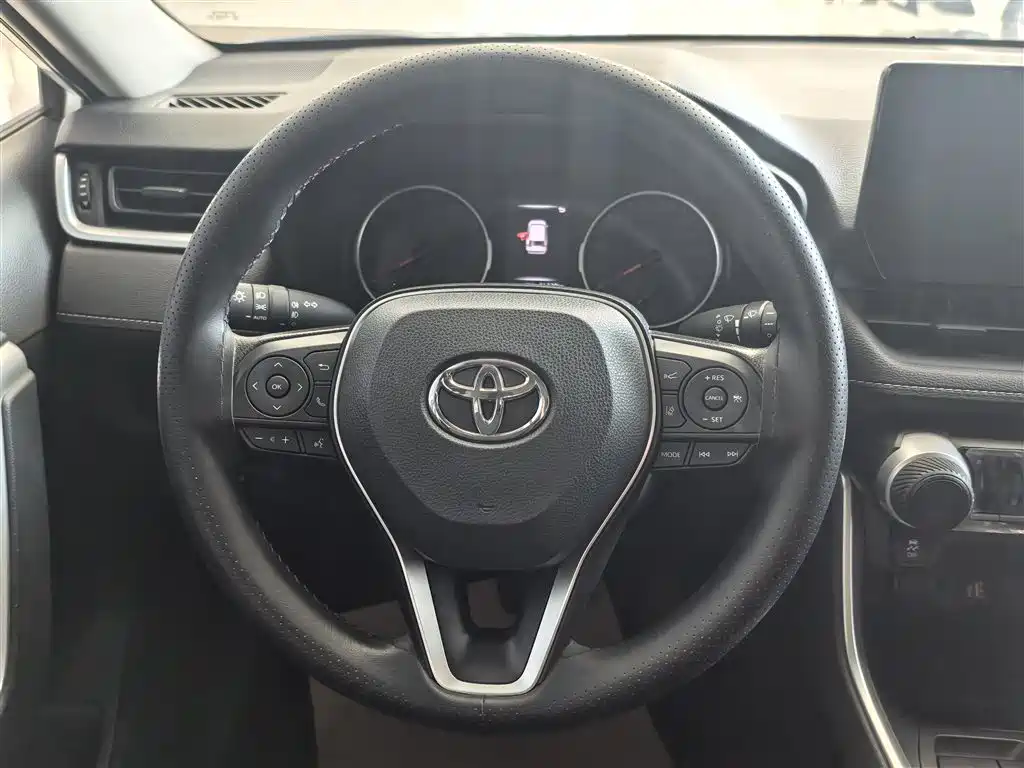 Toyota RAV4 Rongfang 2023 2.0L CVT 2WD Urban Edition фото 9