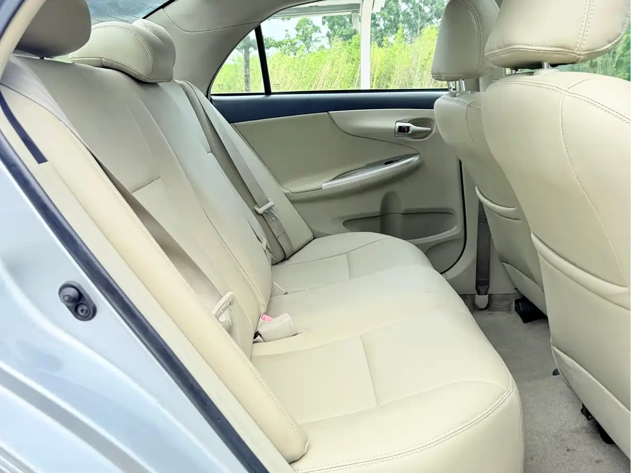 Toyota Corolla 2011 Model 1.6L Automatic GL Sunroof фото 15
