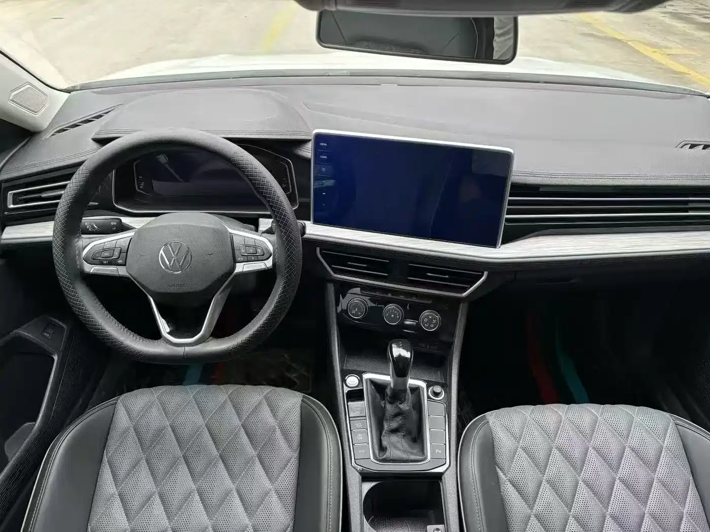 Volkswagen Sagitar 2023 Model Year 280TSI DSG Surpass Edition фото 5