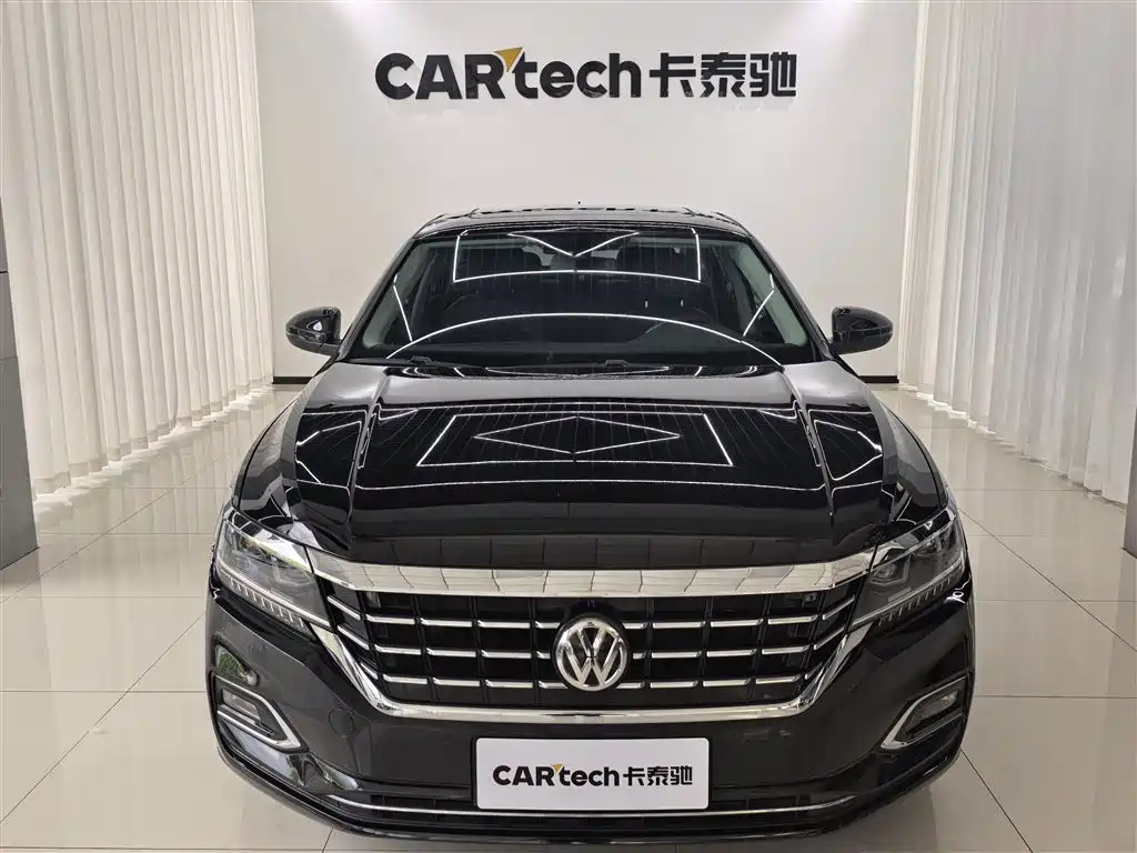 Volkswagen Passat 2019 330TSI Luxury Edition China VI фото 2