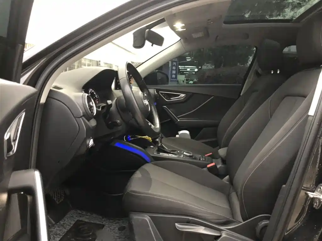 Audi Q2L 2018 35 TFSI Launch Exclusive Edition China VI фото 9