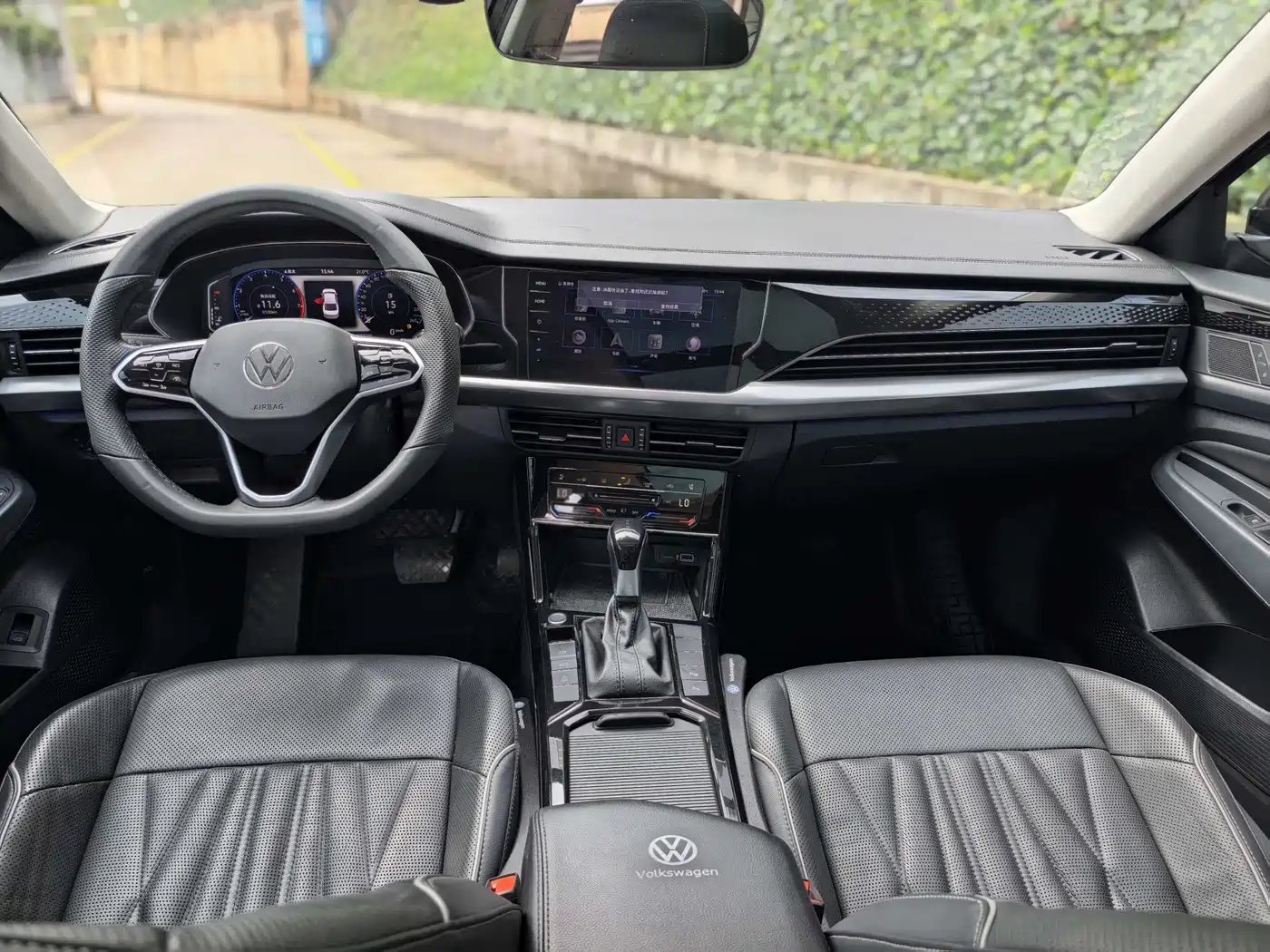 Volkswagen Passat 2022 330TSI Elite Edition фото 5