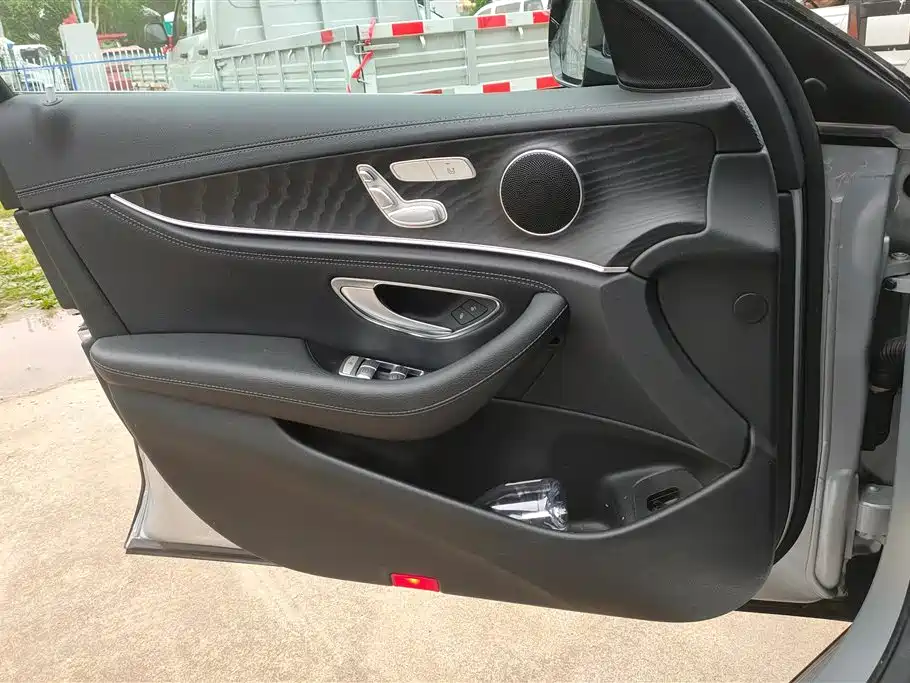 Mercedes-Benz E-Class 2016 E 200 L Sport Type фото 7