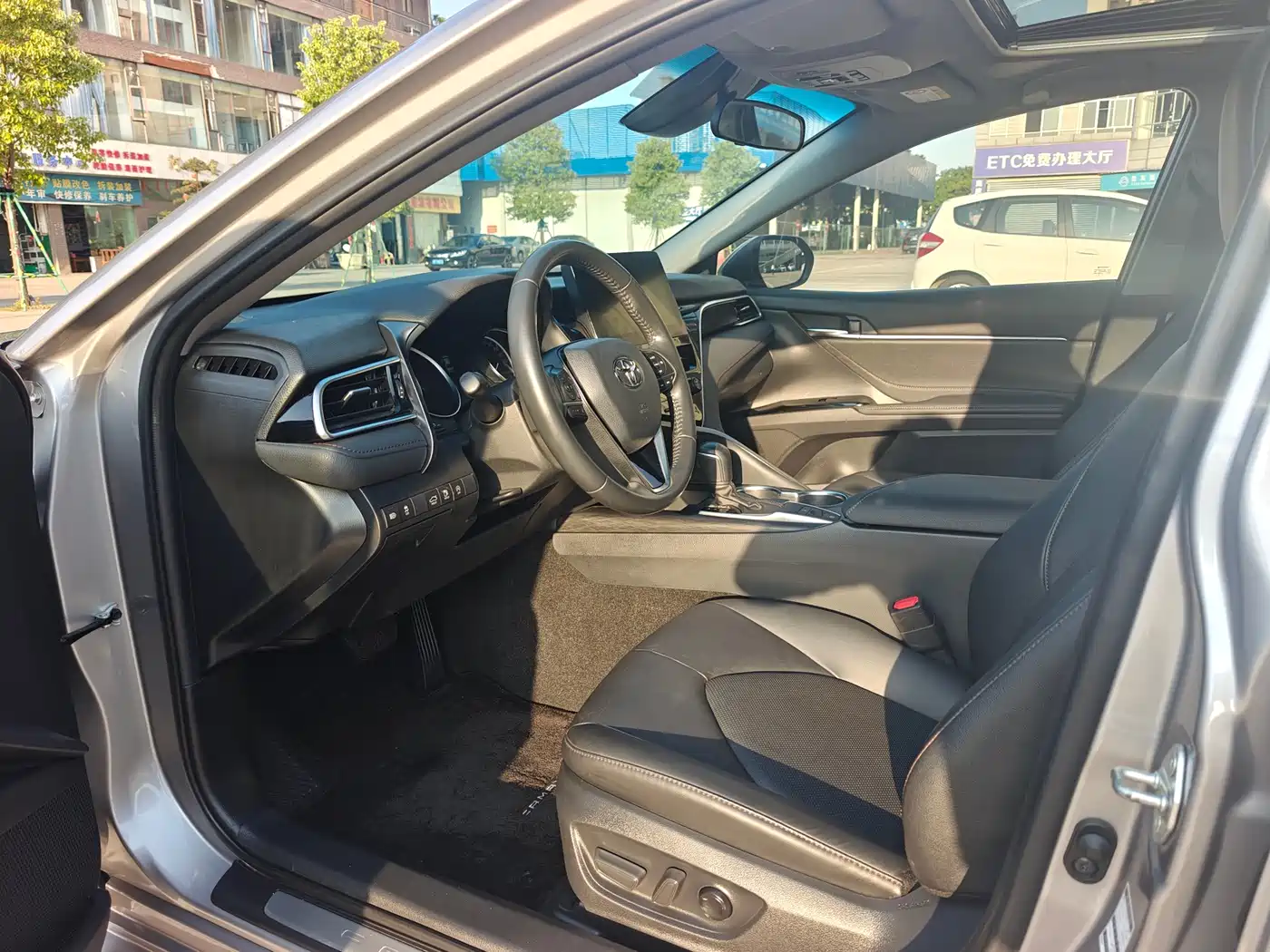 Toyota Camry 2021 2.0G Luxury Edition фото 8