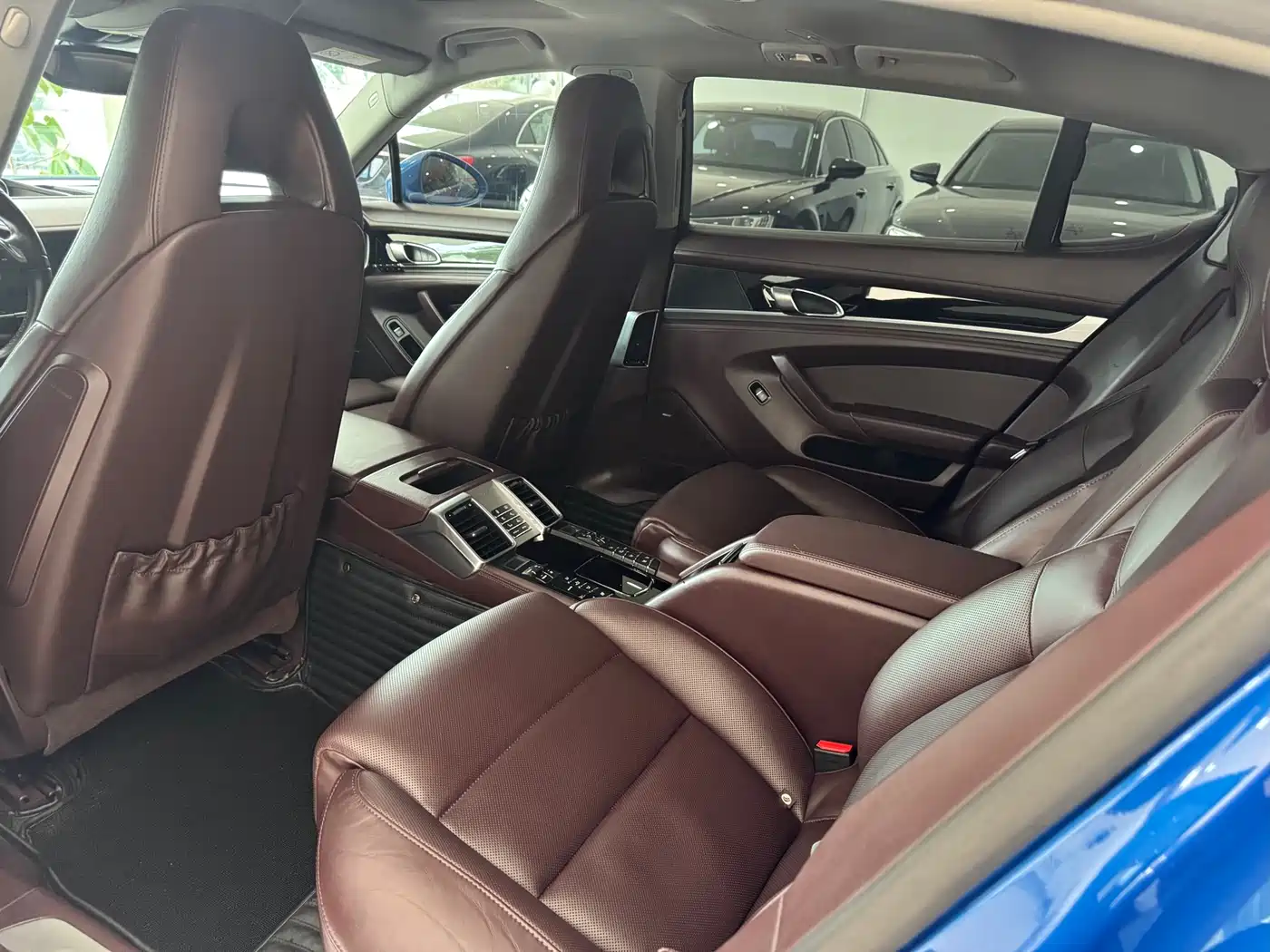 Photo 5 - Porsche Panamera