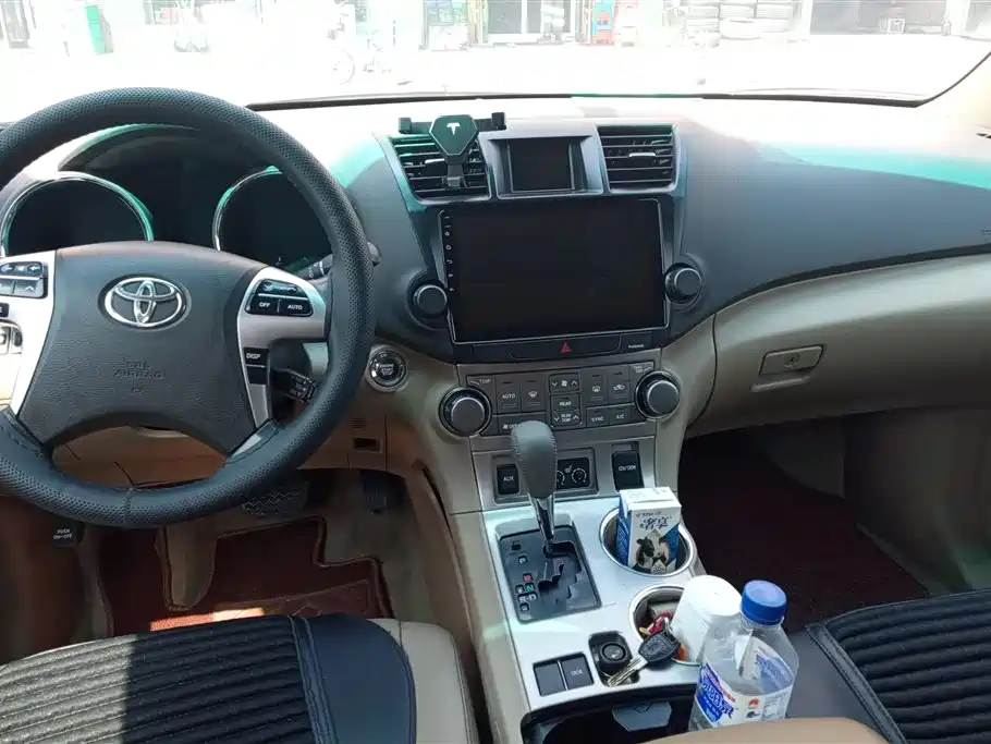 Toyota Highlander 2012 2.7L 2WD 7-Seater Luxury Edition фото 12
