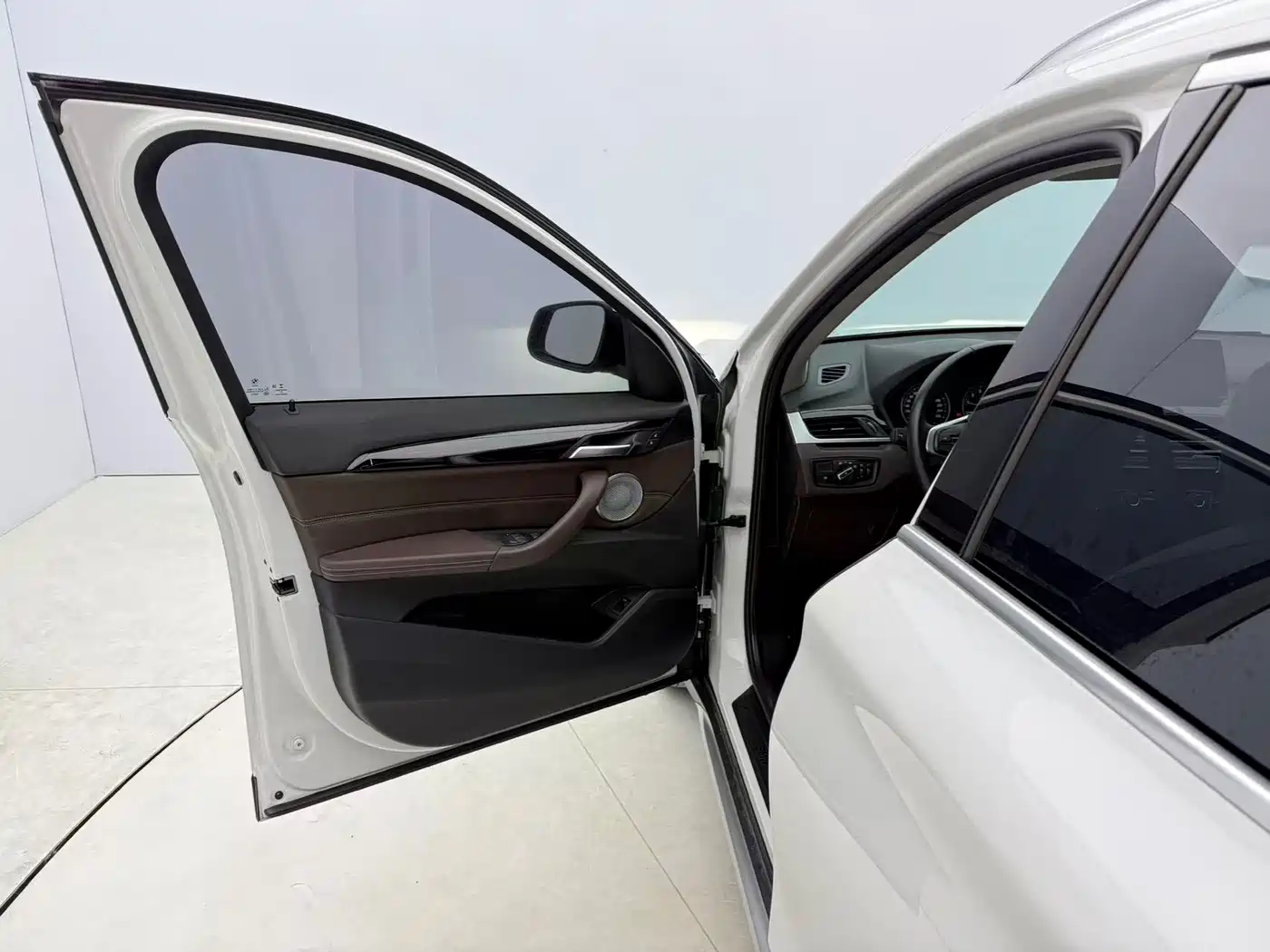 BMW X1 2022 sDrive20Li Fashion фото 18
