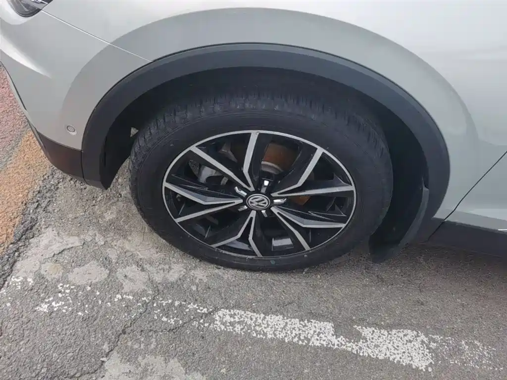Volkswagen Tiguan L 2018 380TSI Automatic AWD Flagship Edition фото 23
