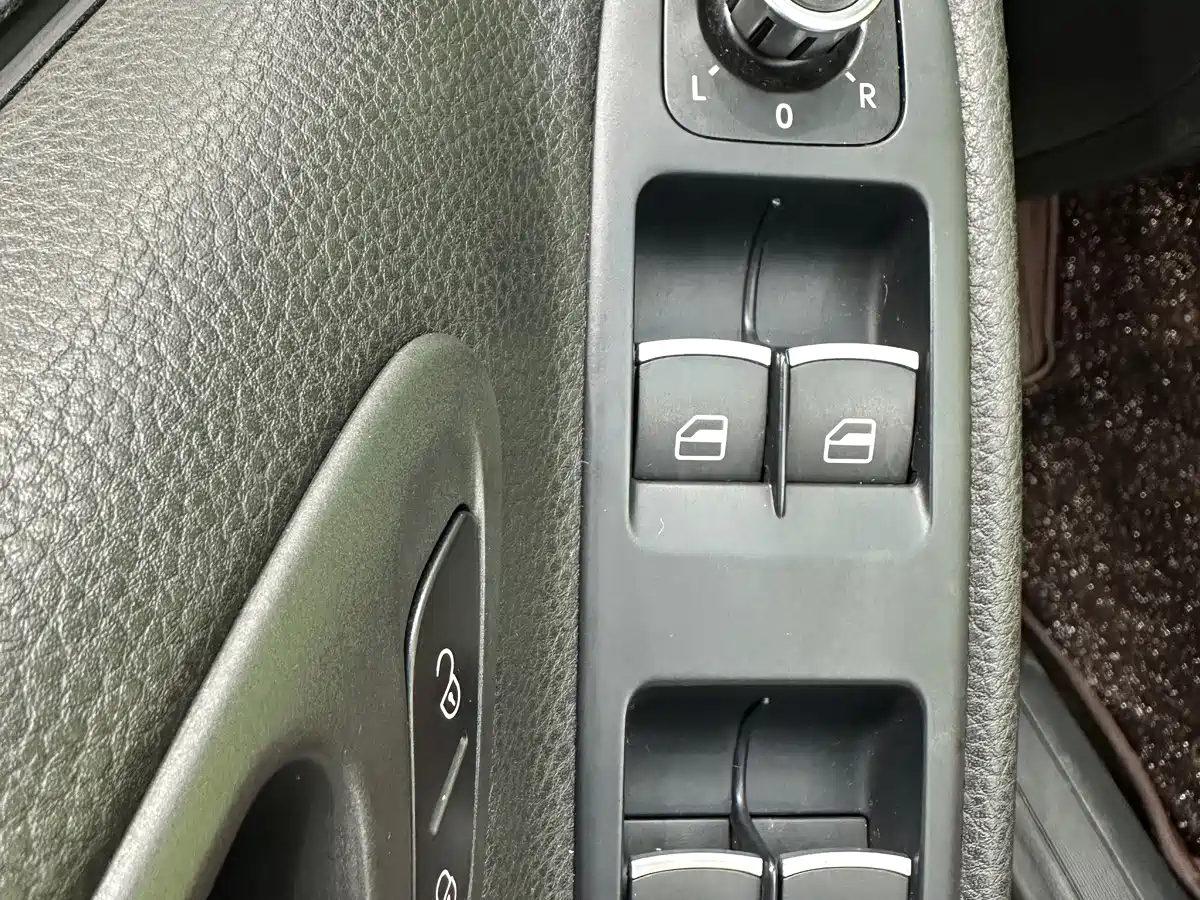 Volkswagen Golf (Import) 2014 2012 1.4TSI Luxury Convertible Edition