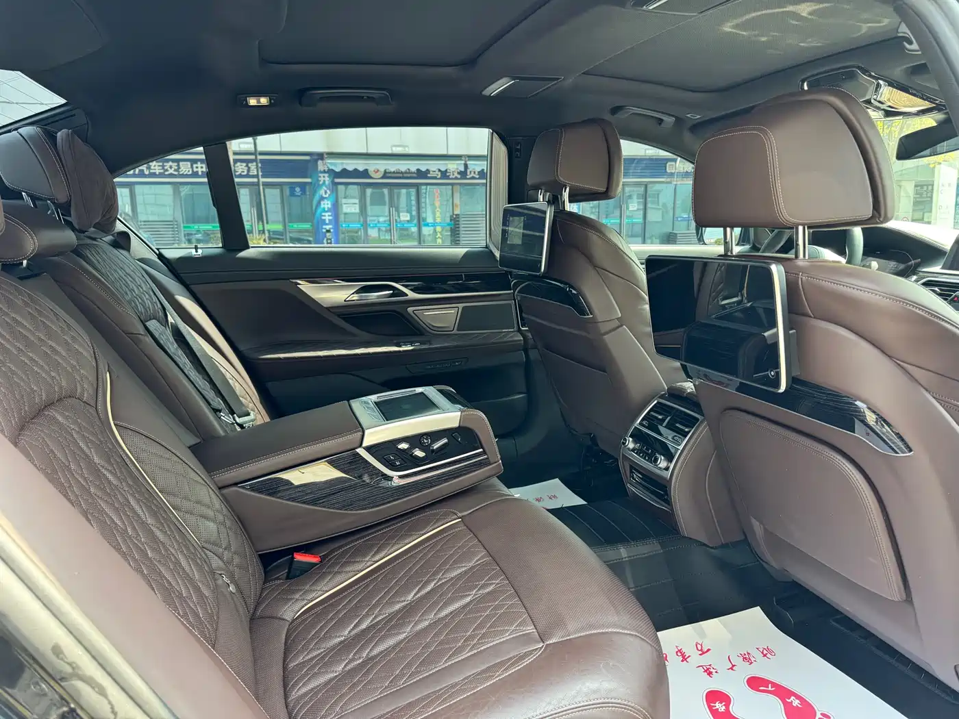 BMW 7 Series 2022 740Li Exclusive M Sport Package фото 12