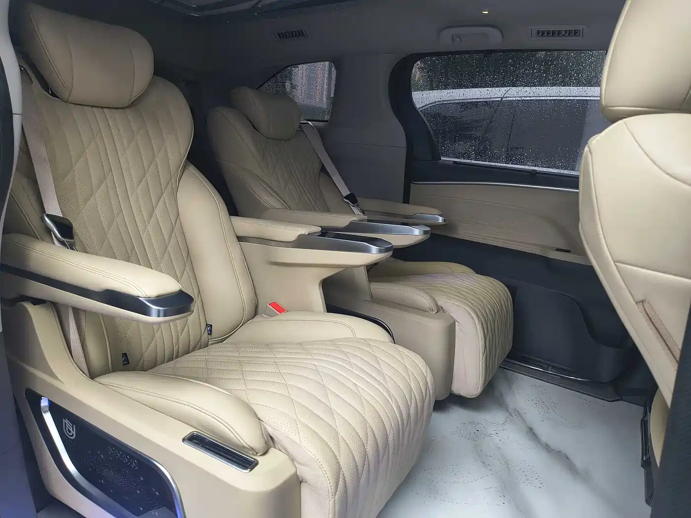 Toyota Sienna 2023 2.5L Hybrid Comfort Edition фото 19