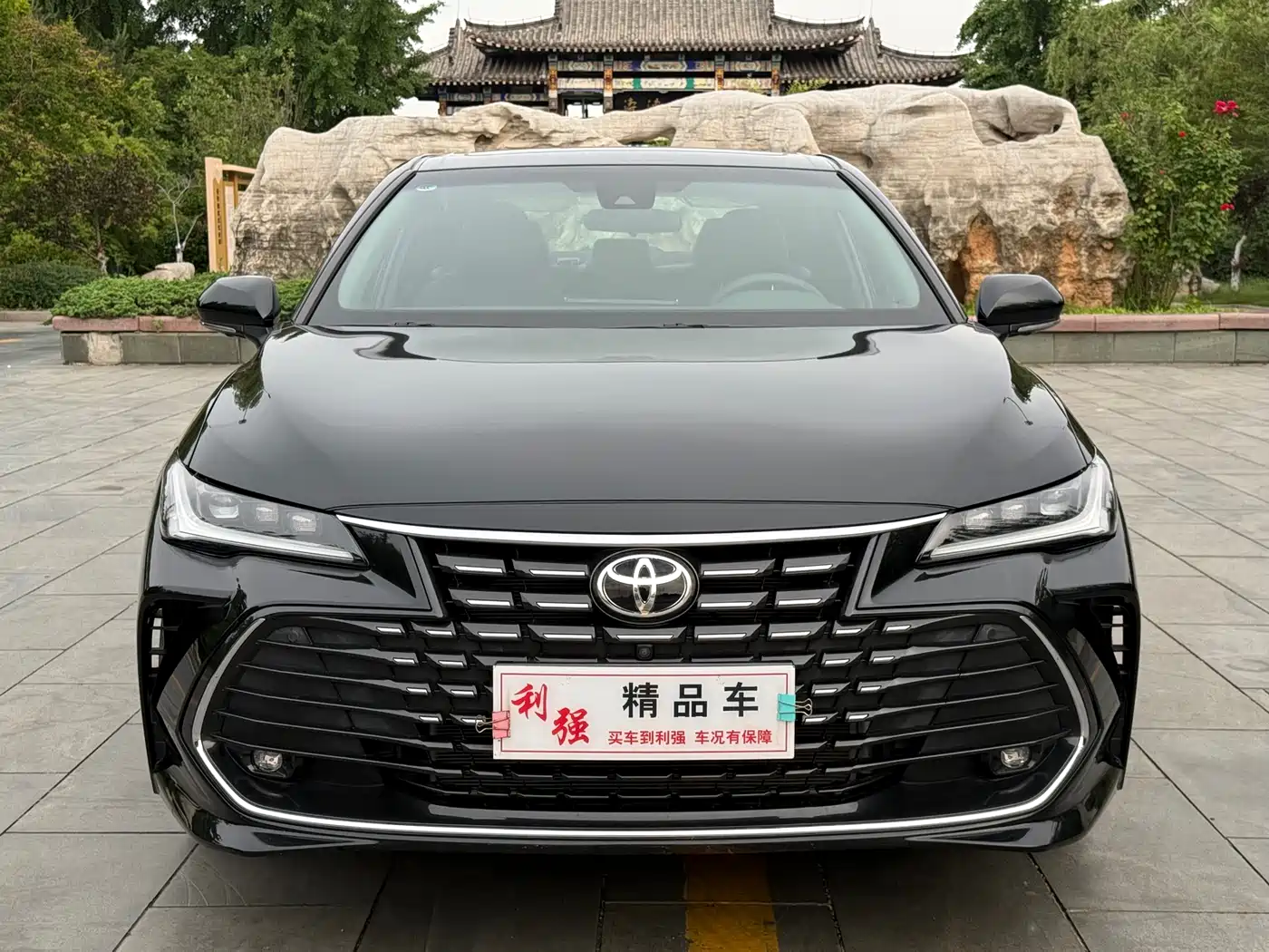 Toyota Avalon 2023 2.0L XLE Premium Edition фото 2