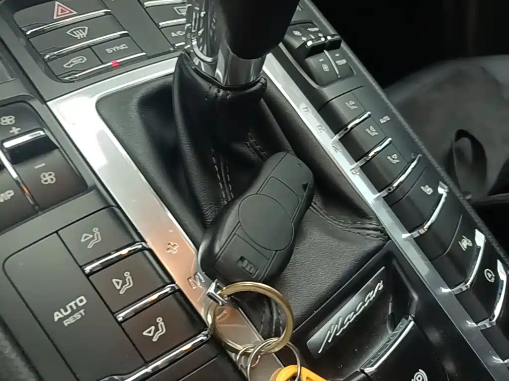 Porsche Macan 2018 Macan 2.0T фото 9