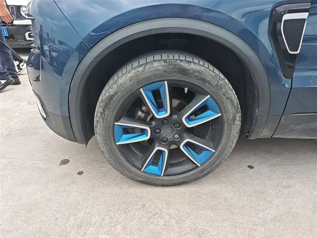 Lynk & Co 01 2019 2.0T 2WD Pro Edition China V фото 25