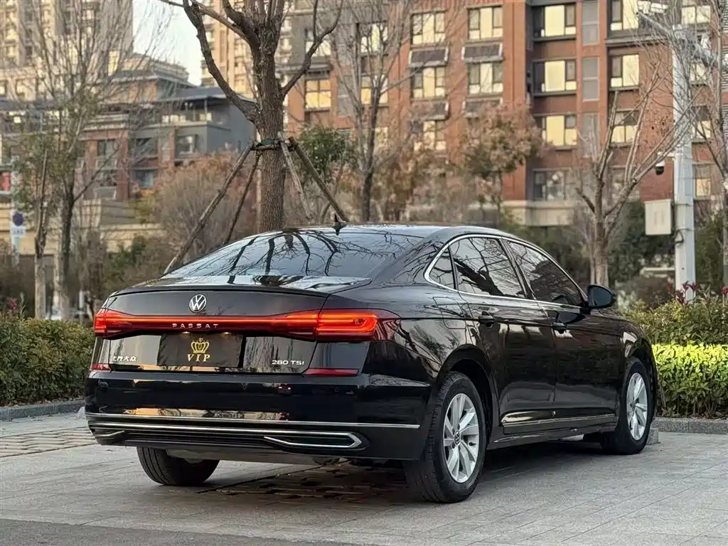 Volkswagen Passat 2022 280TSI Business Edition фото 26