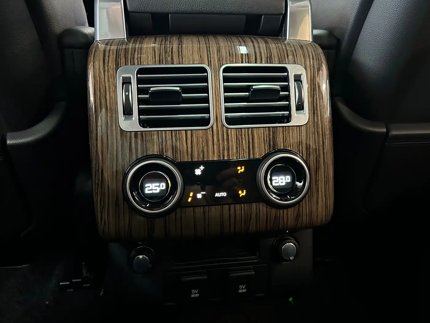 Land Rover Range Rover 2019 3.0 SC V6 Golden Age Edition фото 21