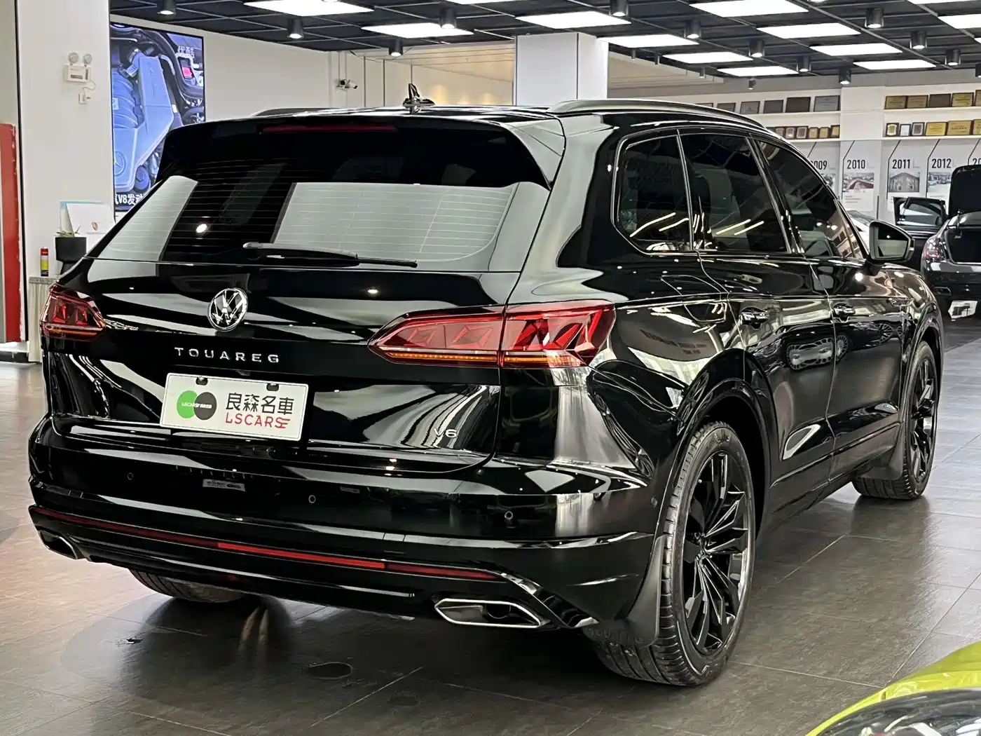 VOLKSWAGEN TOUAREG