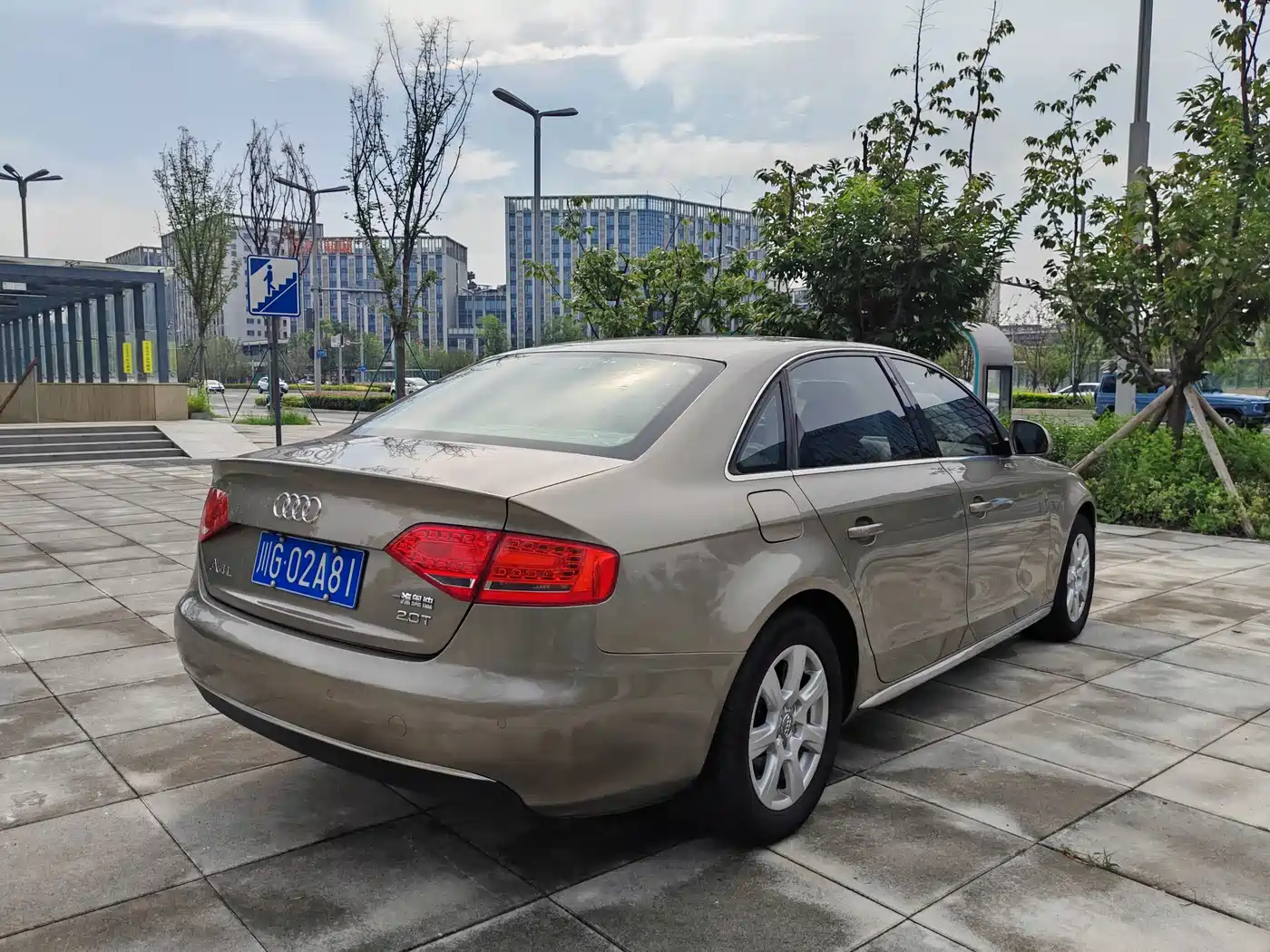 Фото 6 - Audi A4L