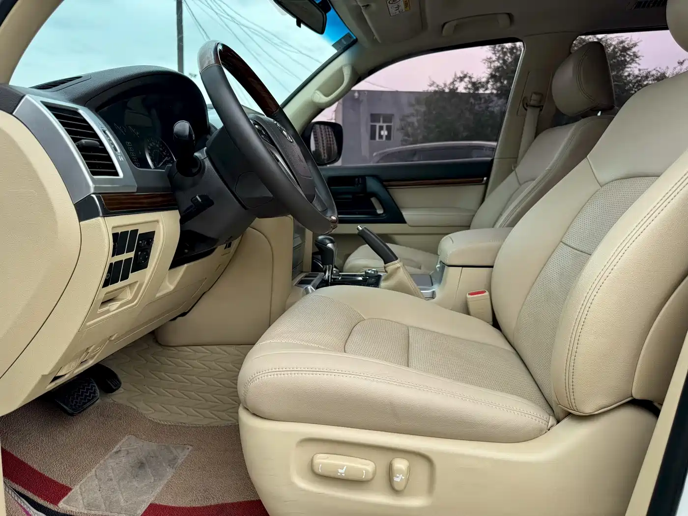 2018 Toyota Land Cruiser (Import)