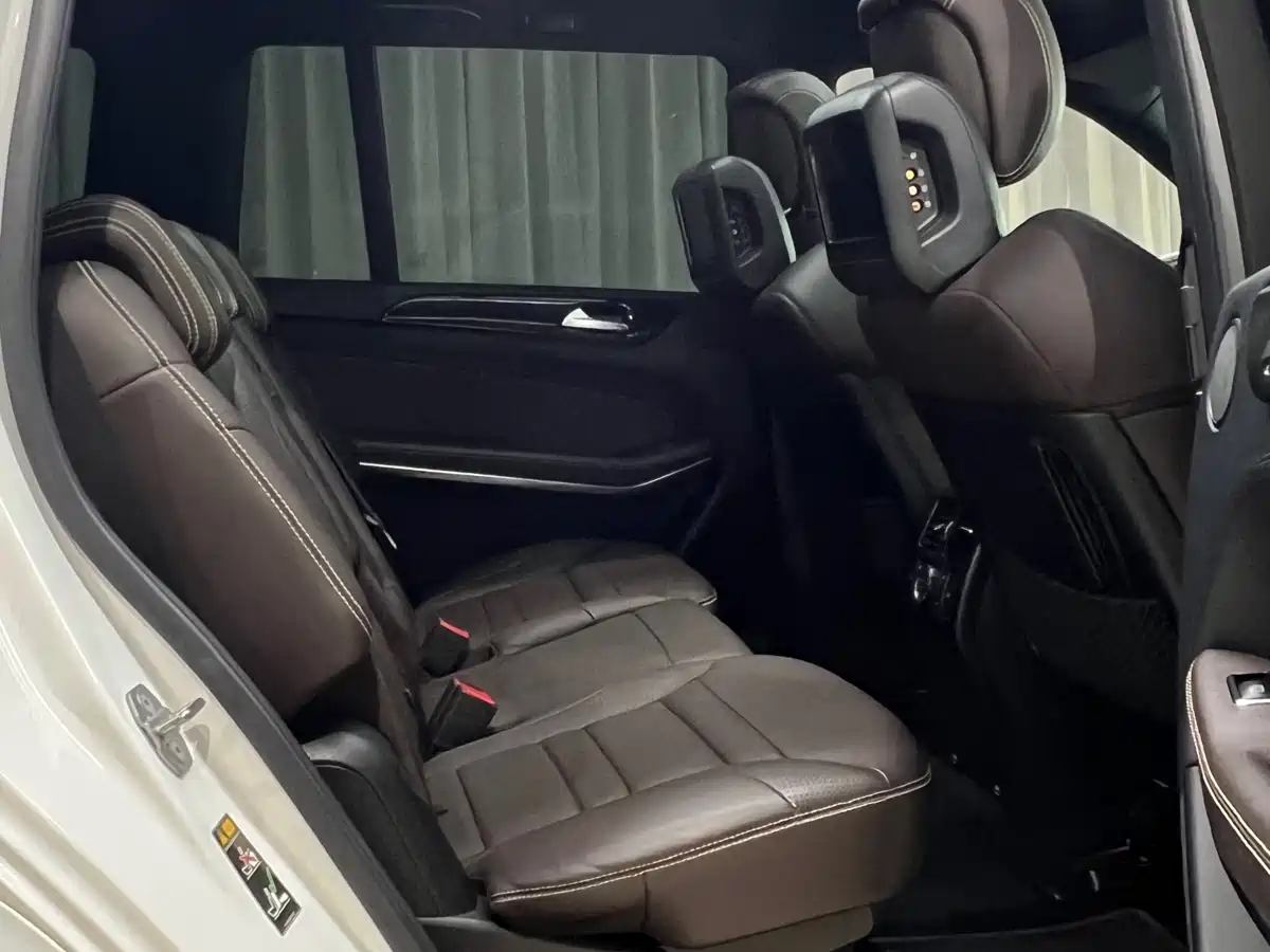 Mercedes-Benz GLS AMG 2017 AMG GLS 63 4MATIC фото 19