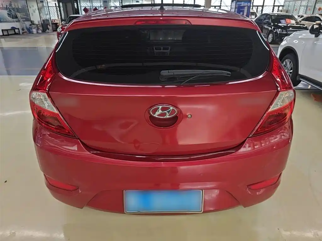 Hyundai Reina 2014 Model 1.4L Automatic GLX фото 6