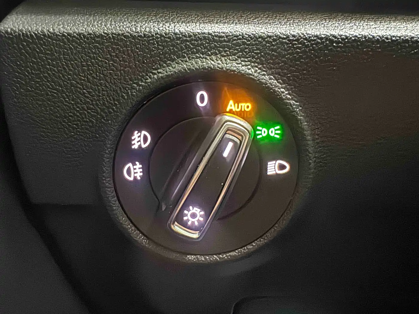 VOLKSWAGEN T ROC EXPLORING SONGS