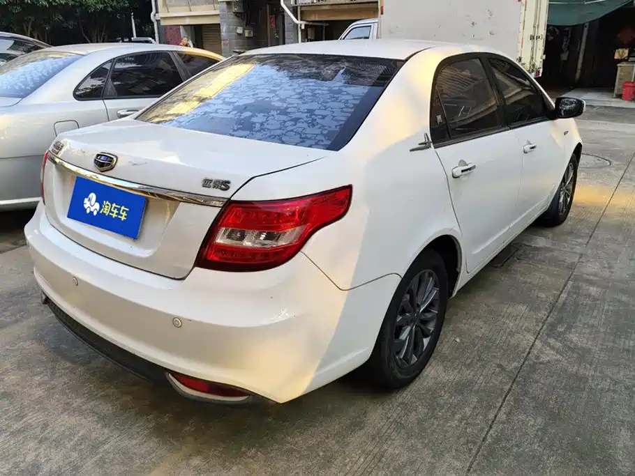 Фото 3 - Geely Vision